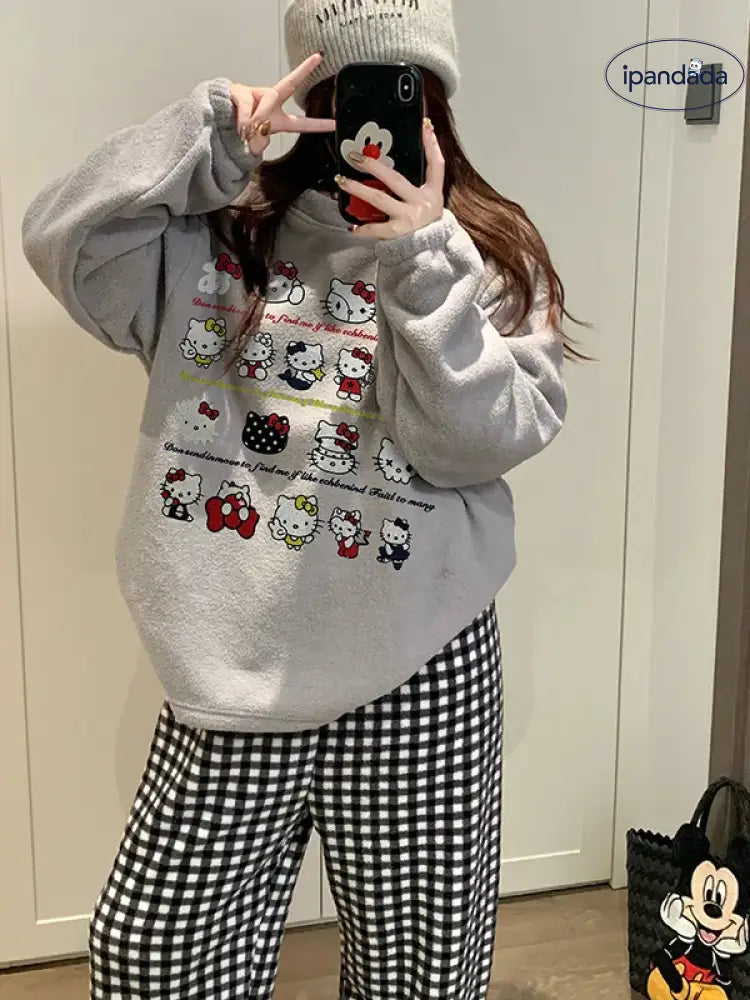 パジャマ レディース 秋冬 ハローキティ 珊瑚フリース 厚手 フリース裏起毛 セットアップ かわいい キャラクター チェック ビーズファー ホームウェア 暖かい 柔らかい 保温 快適 おしゃれ ルームウェア 自宅用 リラックス 着心地 ナチュラル ID2663