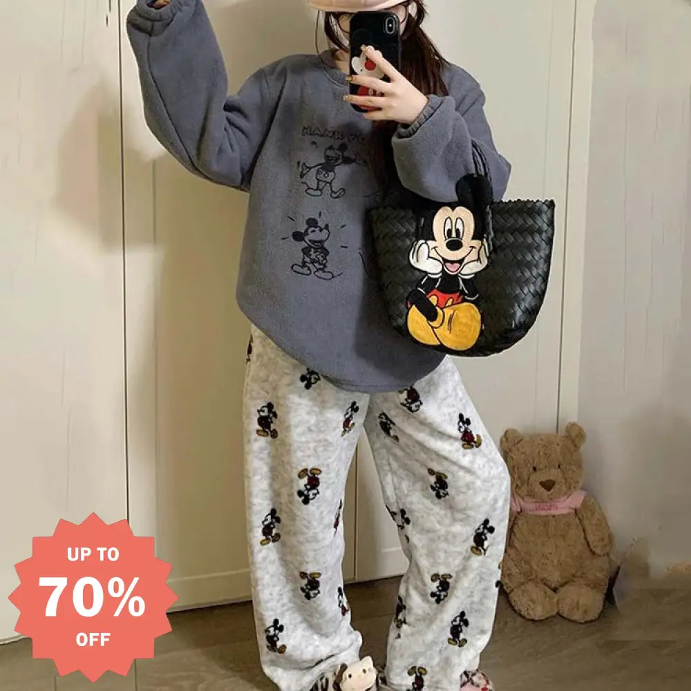 パジャマ レディース 秋冬 珊瑚フリース 厚手 フリース裏起毛 セットアップ かわいい キャラクター ミッキー ビーズファー ホームウェア 外出可 暖かい 柔らかい 保温 快適 おしゃれ ルームウェア 自宅用 リラックス 着心地 ナチュラル ID2664