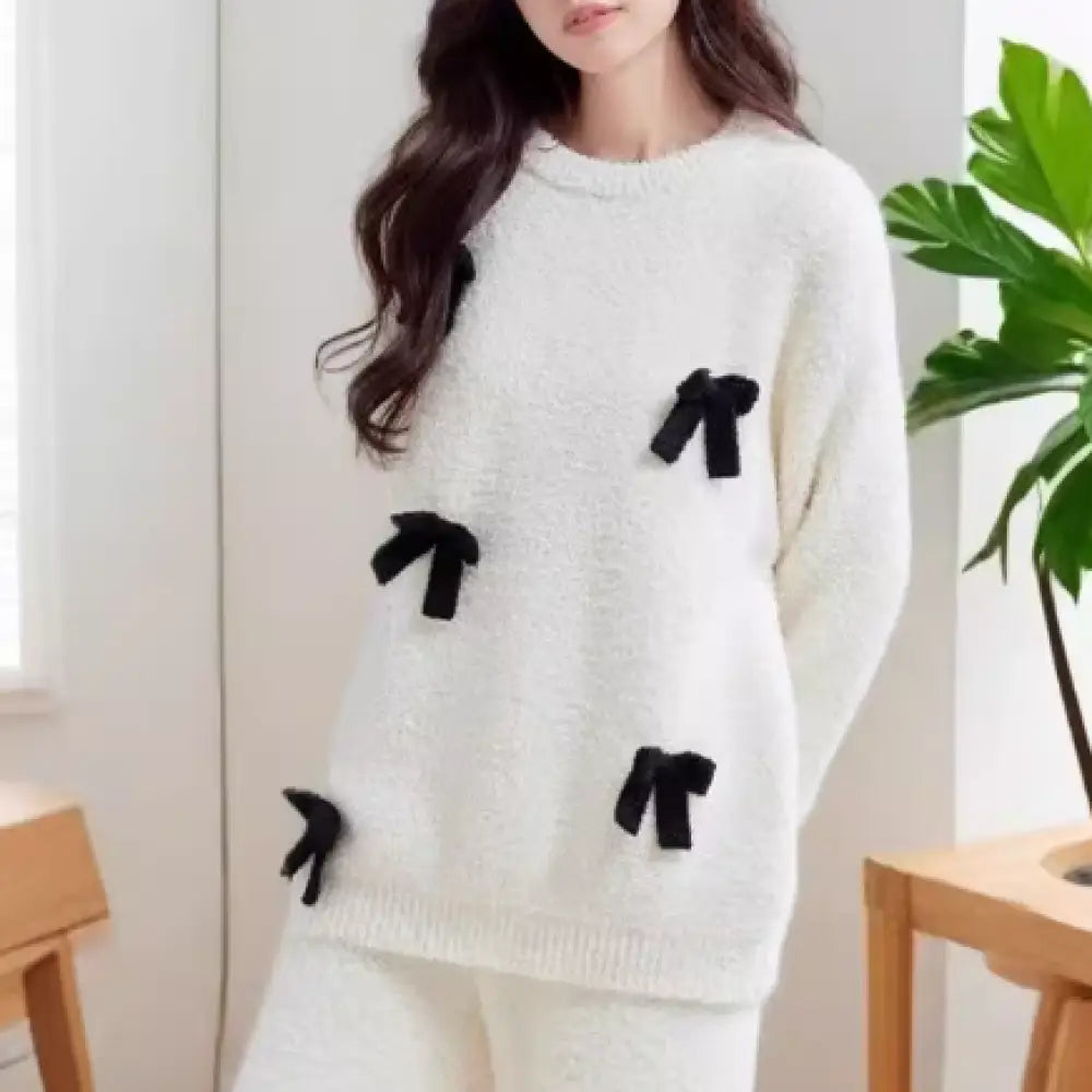 パジャマ リボン プルオーバー 2点セット 女性 レディース 可愛い 2色展開 ルームウェア セットアップ 長袖 長ズボン 大人 部屋着 外出用 バレンタインデー　プレゼント ホワイト / フリー レディース＞セットアップ