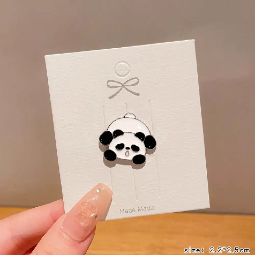 パンダ ピンバッジ ピンブローチ かわいい アニマル 動物 パンダ ブローチ 可愛い レディース キッズ 子供 リング 雑貨 ファッション アクセサリー 人気 ピンバッジパンダc, フリー