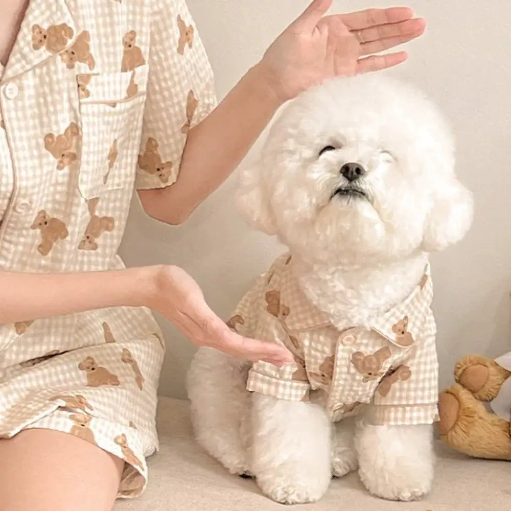 ペット 親子コーデ かわいい くま プリント 犬用 パジャマ 猫用 シャツ ペット 小さい 服 ペア おそろい オーナーウェア ペットウェア 涼しい 吸汗 通気性 軽やか 着心地 快適 カジュアル おしゃれ ペットファッション 春夏 薄手 キュート デザイン ペット連れ お出かけ ID2112