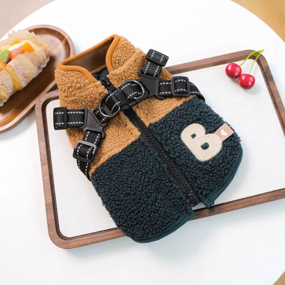 ペットウェア 秋冬 新作 小型犬 幼犬 ハッピー ドッグ キャット 保温 快適 シャギーフリース バイカラー ハーネス ベスト ID3520 ブラウン / XS