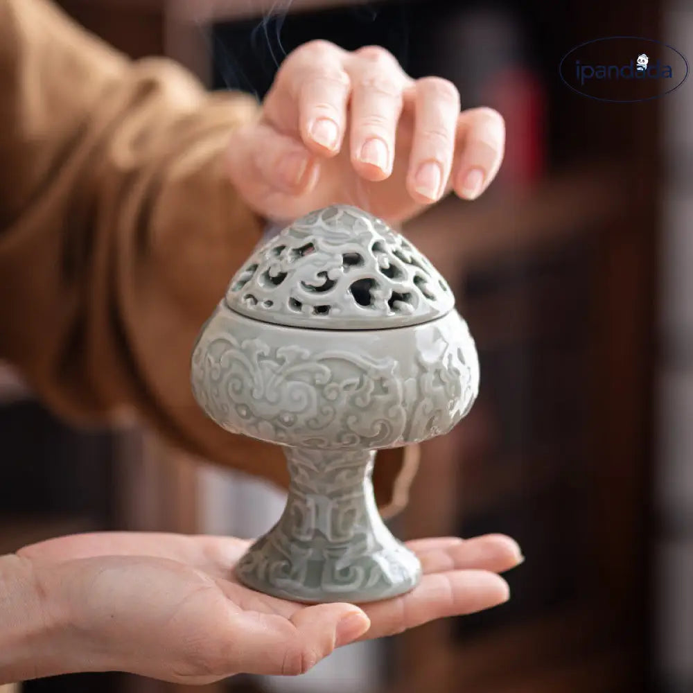 青磁 透かし彫り デザイン 香炉 陶器 茶道 お香 アロマ インテリア 青磁 透かし彫り デザイン 香炉 陶器 茶道 お香 アロマ インテリア
