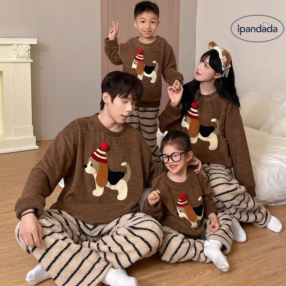 秋冬 珊瑚フリース 子供 パジャマ ダックスフント 家族 3 4人 保温 フランネル 親子 ホームウェア セットアップ 暖かい 柔らかい 快適 おしゃれ ルームウェア 自宅用 リラックス 着心地 ナチュラル ゆったり ファミリー ID2835