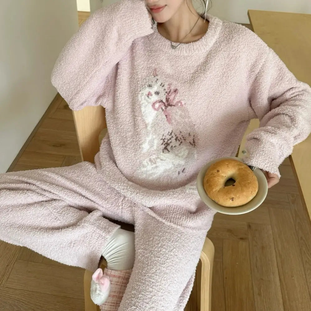 秋冬 ふわふわ フリース かわいい 猫 厚手 保温 長袖 パンツ パジャマ ホームウェア 外出可 暖かい 柔らかい 快適 おしゃれ ルームウェア 自宅用 リラックス 着心地 ナチュラル ゆったり ペット 癒し グッズ ID2551 ピンク
