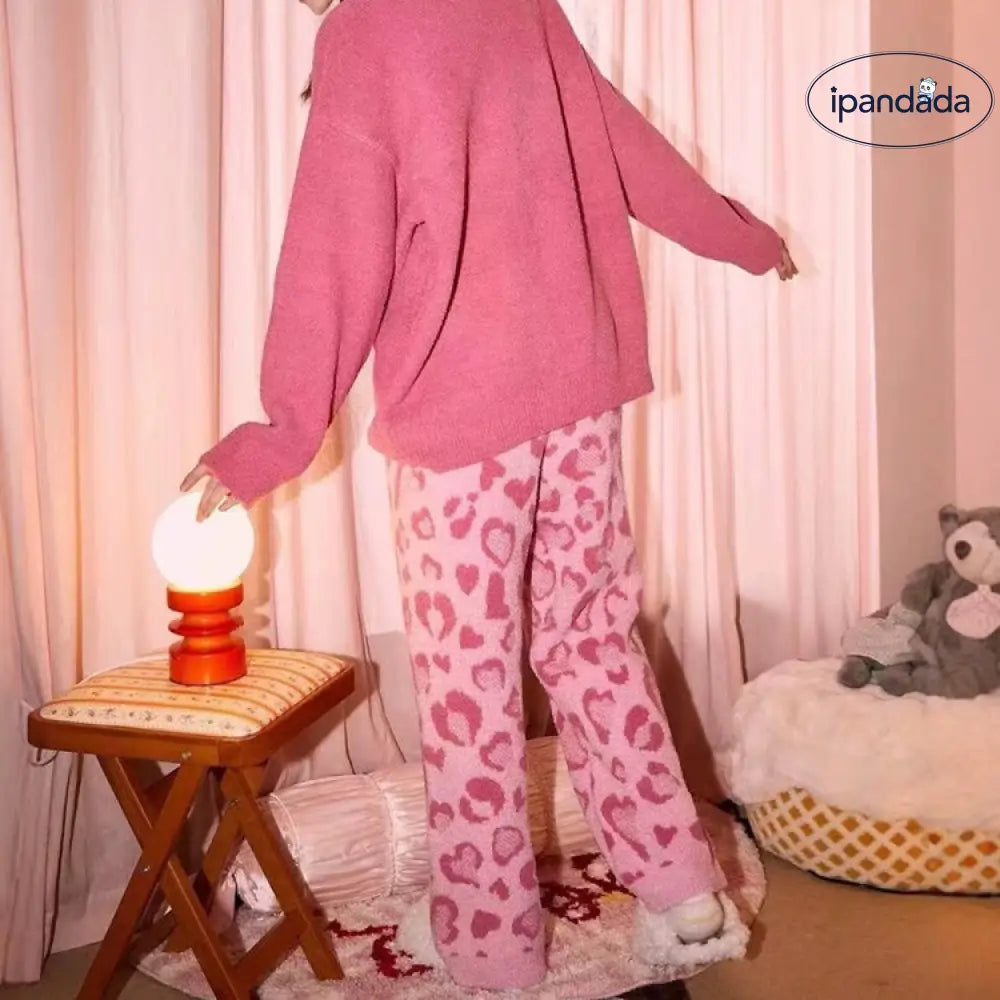 秋冬 ふわふわ パジャマ かわいい KT猫  インスタ 人気 保温 厚手 パジャマ レディース 少女 ラウンドネック 甘い ホームウェア 暖かい 柔らかい 快適 おしゃれ ルームウェア 自宅用 リラックス 着心地 ナチュラル ID2490