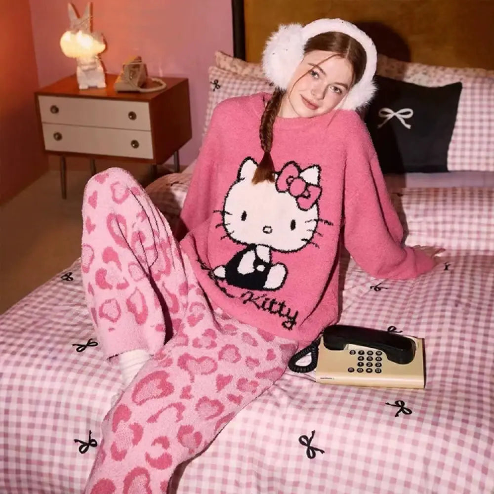 秋冬 ふわふわ パジャマ かわいい KT猫 インスタ 人気 保温 厚手 パジャマ レディース 少女 ラウンドネック 甘い ホームウェア 暖かい 柔らかい 快適 おしゃれ ルームウェア 自宅用 リラックス 着心地 ナチュラル ID2490
