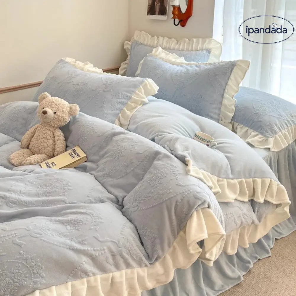 秋冬 プリンセス 彫刻 ミルク ファー ベッド 4点セット 珊瑚フリース 寝具 両面フリース 掛け布団カバー フリース裏起毛 シーツ 暖かい 柔らかい 保温 上品 寝室 ゴージャス 快適 ホテル風 洗える 高級感 おしゃれ 贅沢 寝室コーデ ID2412
