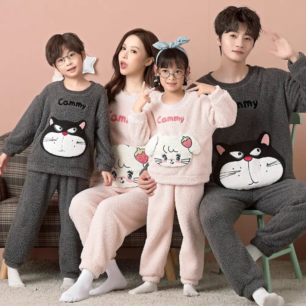 秋冬 珊瑚フリース 子供 パジャマ ダックスフント 家族 3 4人 保温 フランネル 親子 ホームウェア セットアップ 暖かい 柔らかい 快適 おしゃれ ルームウェア 着心地 ナチュラル ゆったり ファミリー ID2836 写真通り