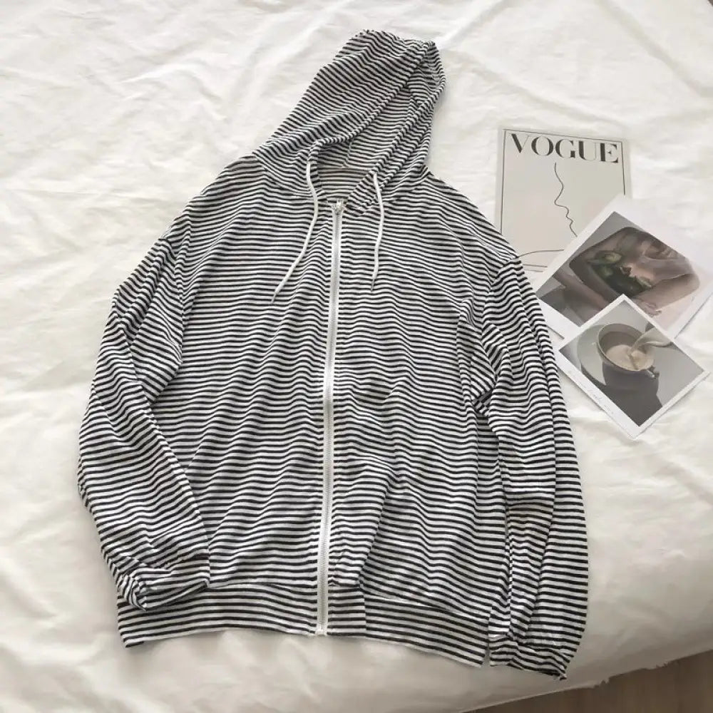 ID1417 レディース 夏 シルエットスリム シャドウストライプ ジップアップカーディガン フード付き 超薄手 ゆったり UVプロテクション 冷房対策 肌に優しい おしゃれ実用派 ブラック / M 外出着>アウター