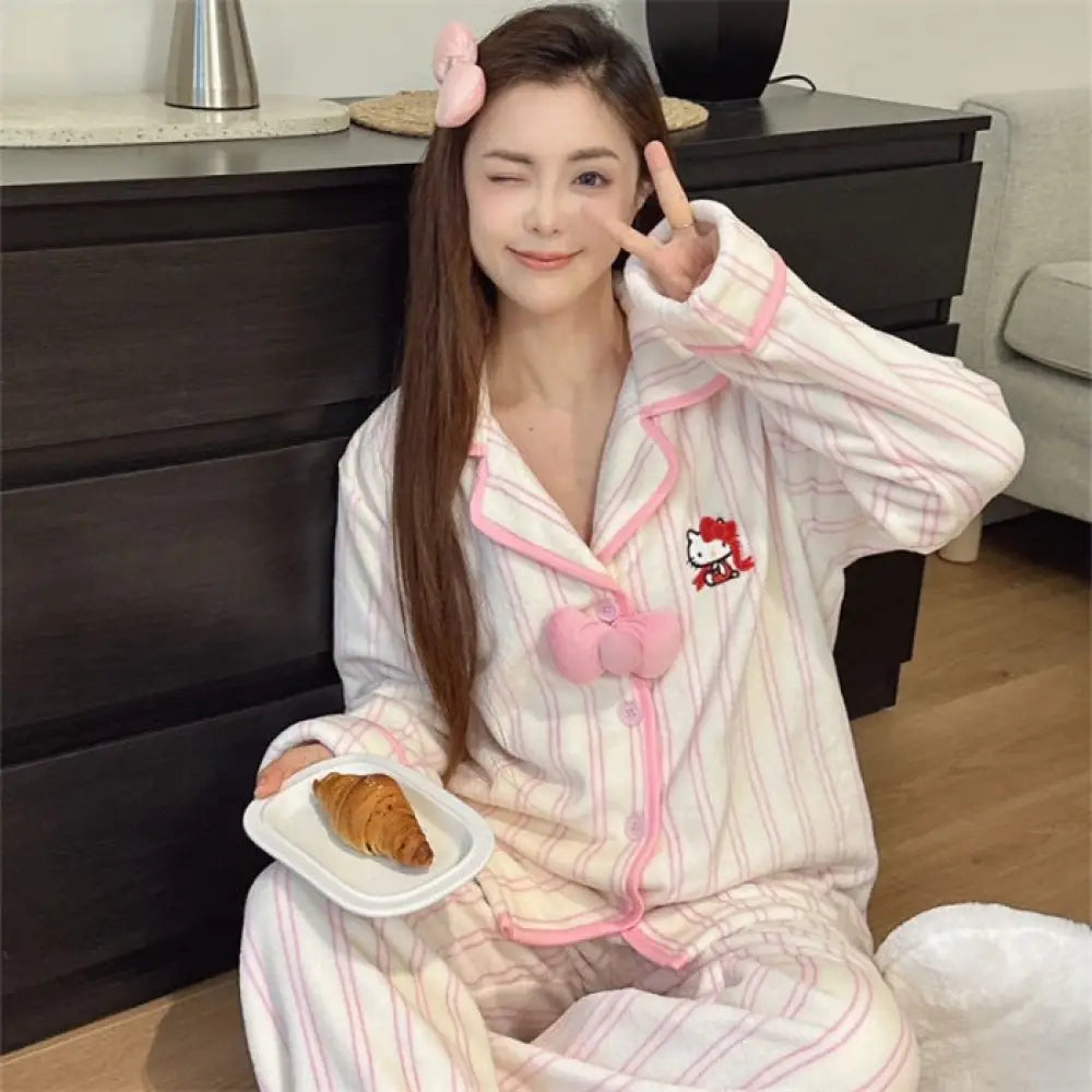 リラックス！ふわふわ 少女心 キティちゃん フランネル パジャマ