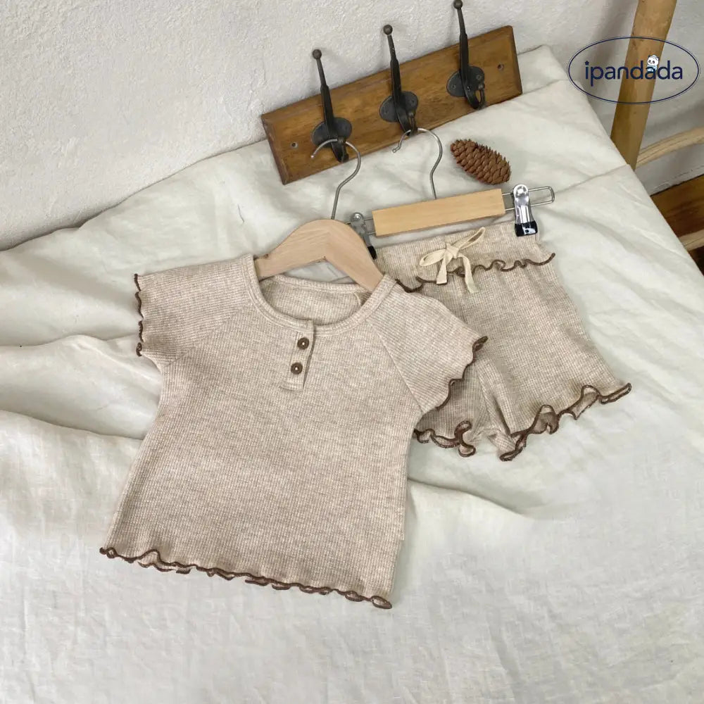 ID552 ルームウェア キッズ女の子 夏用 ワッフル生地 半袖Tシャツ＋ショートパンツ ルームウェア 2点セット ウェーブフリンジ ベビー服 カーキ / 73cm ベビー＆キッズ＞キッズ