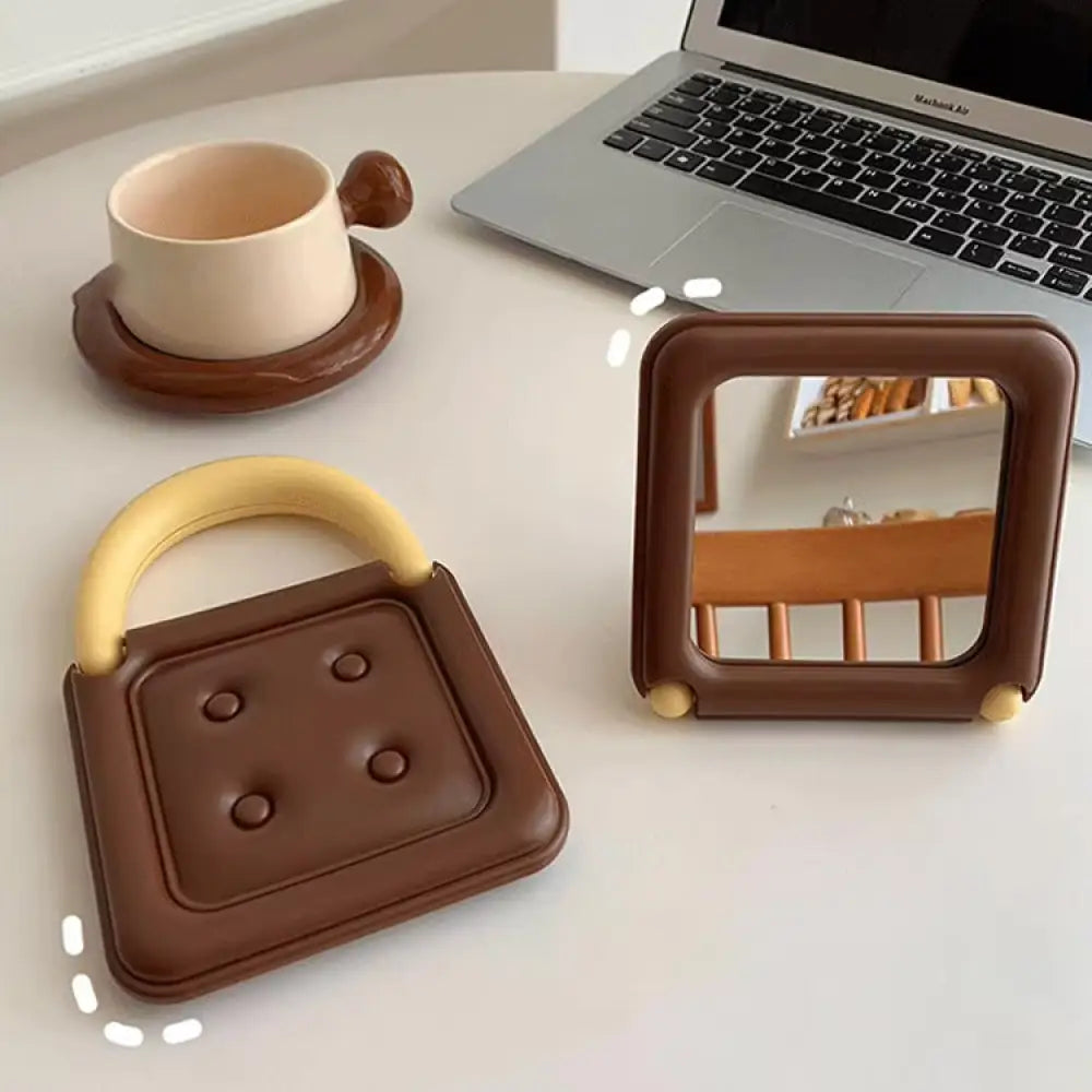 手鏡 コンパクトミラー ハンドミラー チョコレートカラー ニュアンスカラー 大人かわいい ギフト プレゼント プチギフト 写真通り / フリー グッズ＞ミラー