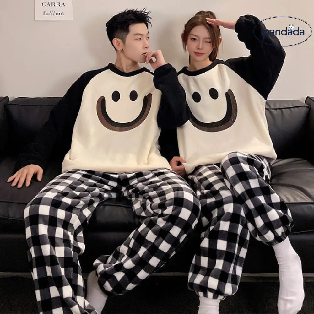 ミッキー カップル パジャマ ビーズファー ラウンドネック 甘い キャラクター フリース裏起毛 厚手 珊瑚フリース 保温 外出可 セットアップ 暖かい 柔らかい ID2695