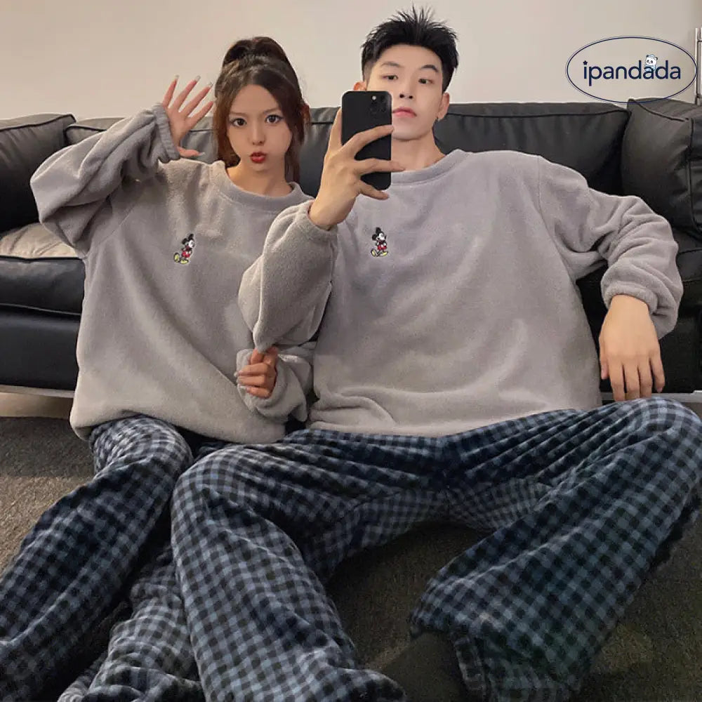 ミッキー カップル パジャマ ビーズファー ラウンドネック 甘い キャラクター フリース裏起毛 厚手 珊瑚フリース 保温 外出可 セットアップ 暖かい 柔らかい ID2695