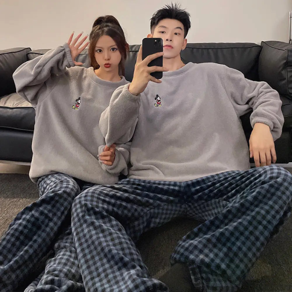 ミッキー カップル パジャマ ビーズファー ラウンドネック 甘い キャラクター フリース裏起毛 厚手 珊瑚フリース 保温 外出可 セットアップ 暖かい 柔らかい ID2695 タイプ③ / レディースＭ カップル＞セットアップ