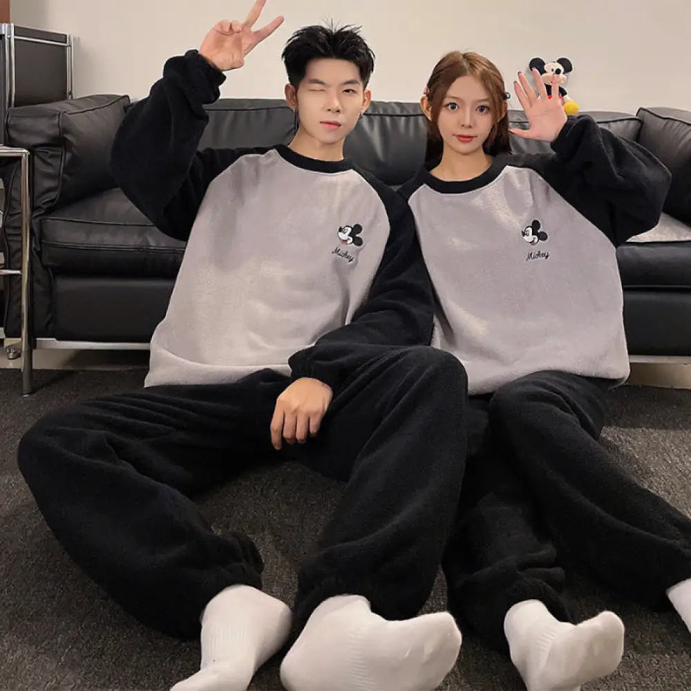 ミッキー カップル パジャマ ビーズファー ラウンドネック 甘い キャラクター フリース裏起毛 厚手 珊瑚フリース 保温 外出可 セットアップ 暖かい 柔らかい ID2695 タイプ① / レディースＭ カップル＞セットアップ