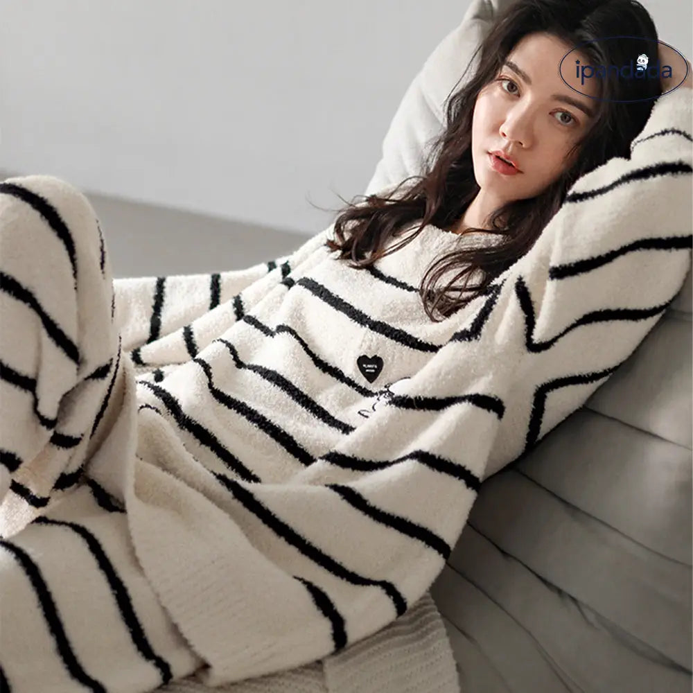 スヌーピー 柄 ボーダー ルームウェア レディース 上下セット 長袖 ゆったり ふわふわ あったか 冬用 パジャマ シンプル 可愛い 柔らかい 部屋着 ナイトウェア セットアップ ID3412