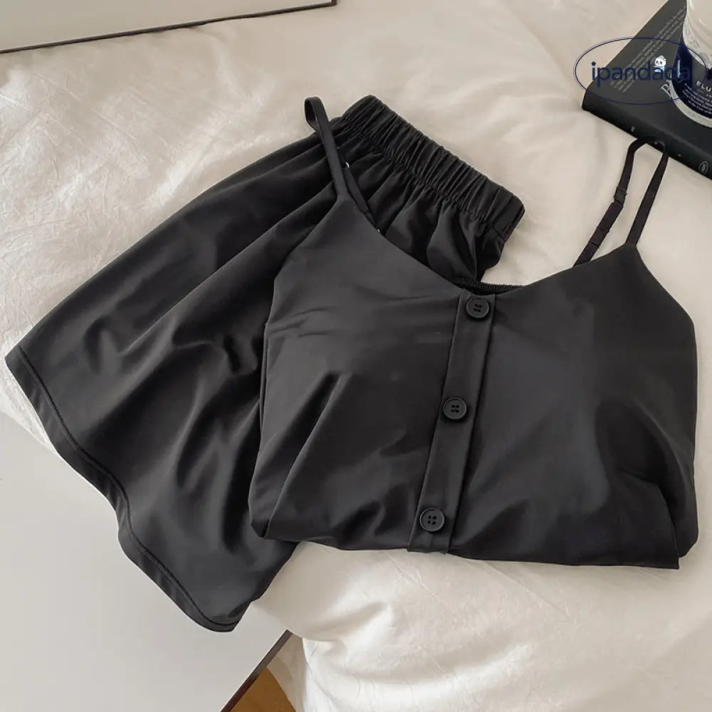 ID1661 胸当てパッド付き アイスシルク パジャマセット 調整可能 ストラップ ホットパンツ 涼感 ボタン開閉 家居着 2点セット