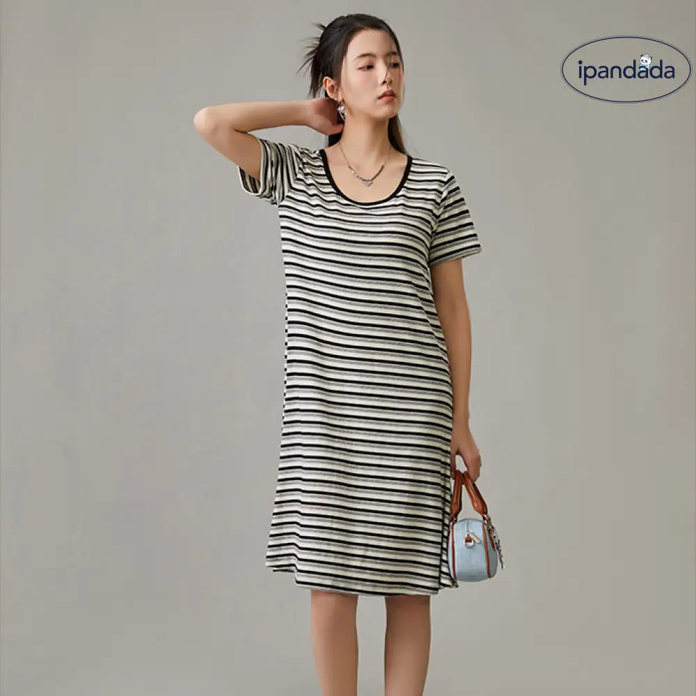 ID1285 胸パッド付き ストライプワンピース 夏用 ノンスリーブ 部屋着・外出兼用 通気性 おしゃれ 外出着＞ワンピース