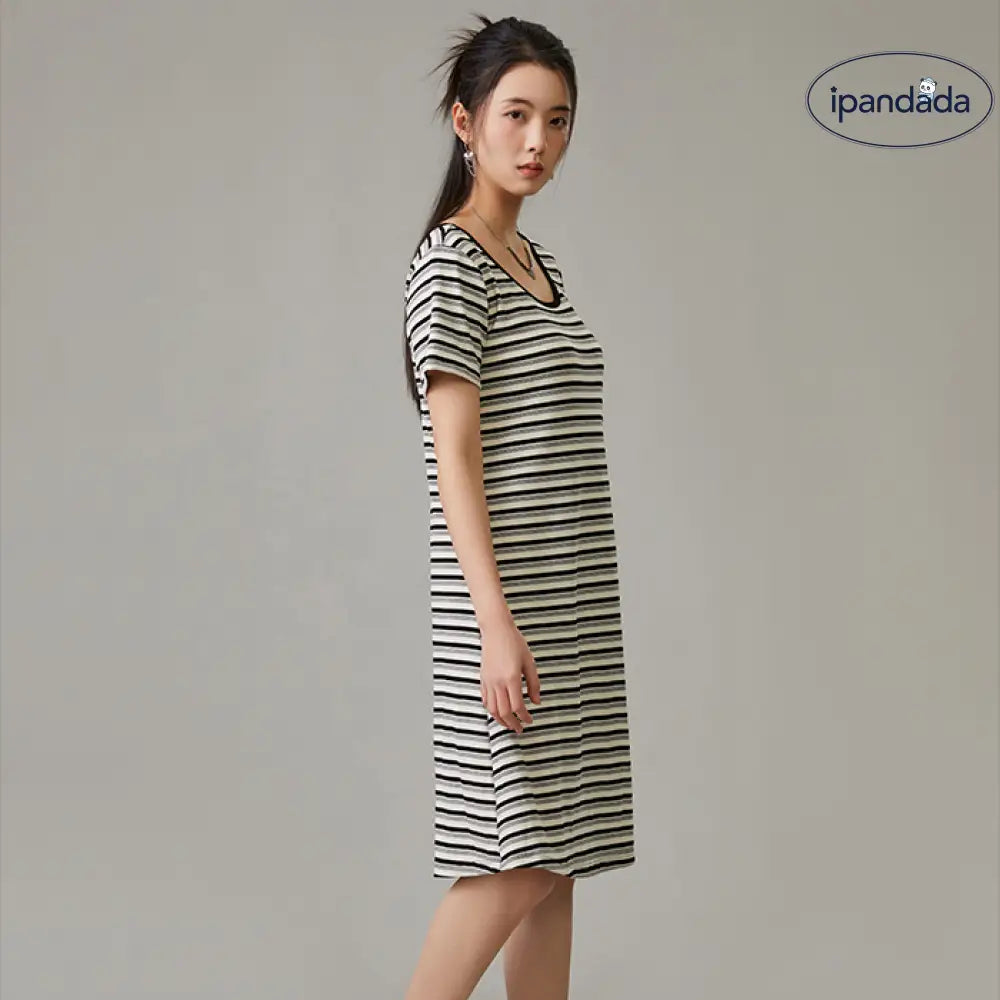 ID1285 胸パッド付き ストライプワンピース 夏用 ノンスリーブ 部屋着・外出兼用 通気性 おしゃれ 外出着＞ワンピース