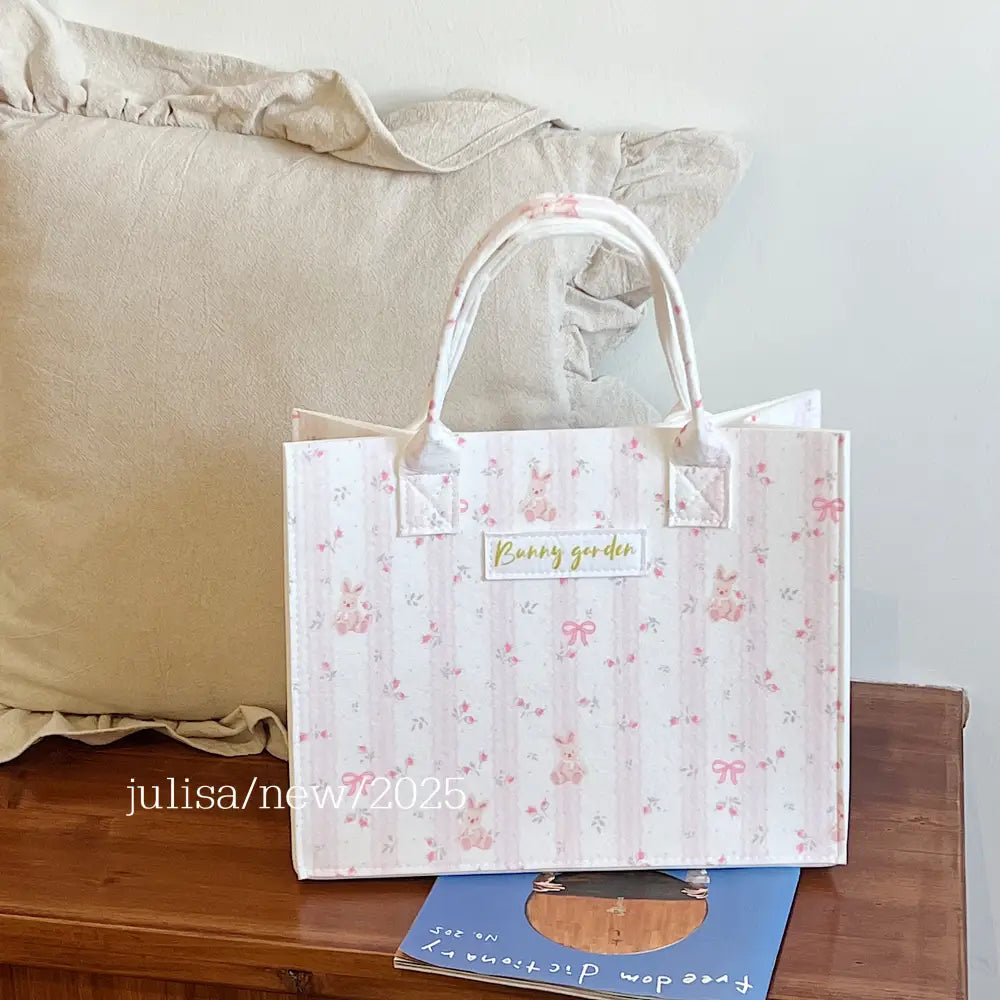 軽量 大容量 トートバッグ ウサギ フェルト バッグ 肩掛け 手提げ バッグ 通勤 通学 おしゃれ かわいい 人気 旅行 ID4429 タイプ④ / S 31*25*13cm インテリア雑貨＞ファッション雑貨