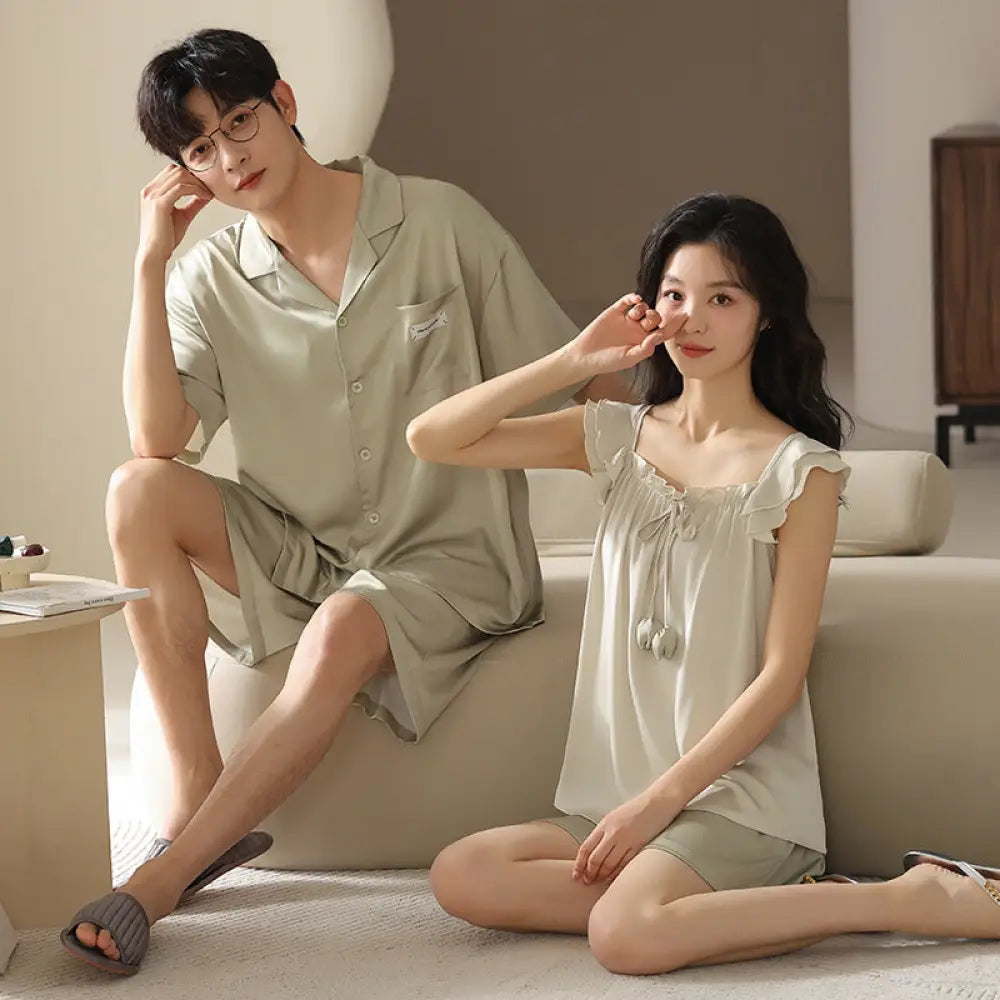 ID1033 【カップル用】夏用 涼感アイスシルク パジャマセット 男女兼用 半袖＆ショーツ お出かけ対応 シンプルデザイン カップル＞セットアップ